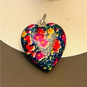 Flower heart pendant
